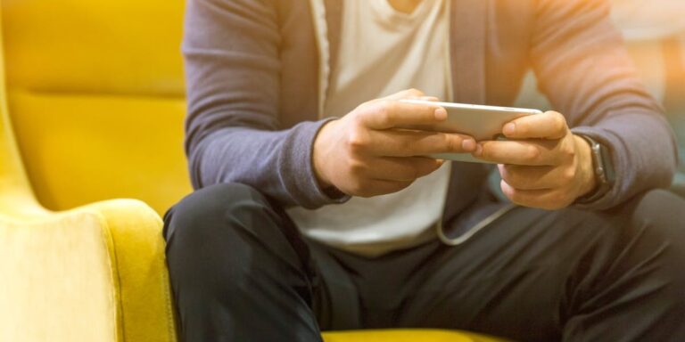 How Millennials Connect to Mobile Learning