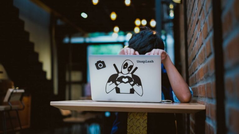 7 Ways to Provide Student Support for E-Learning