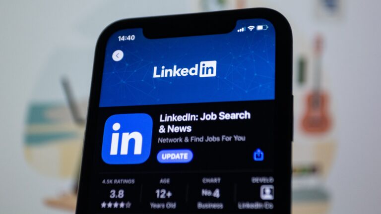 How to Promote Online Courses with LinkedIn